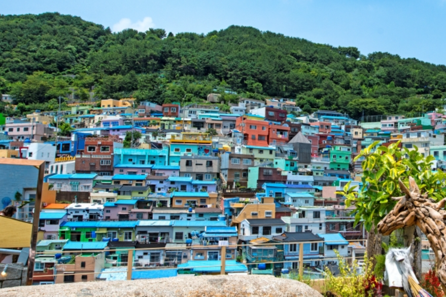 The Best Months to Visit Korea (And What to Pack)